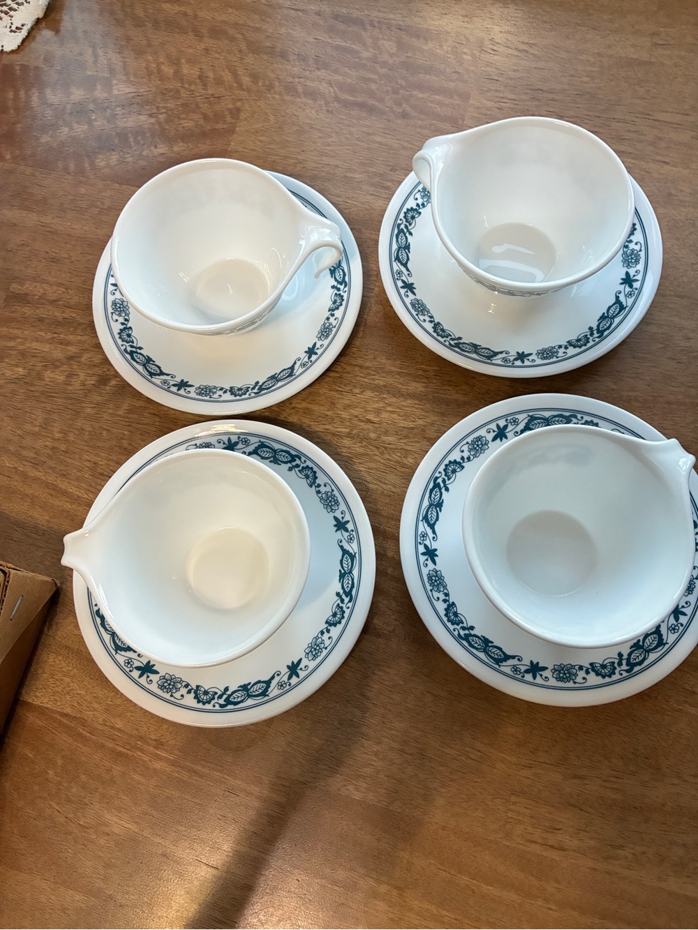 vintage Corelle by Corning set in the Old Town Blue pattern 4 cups 4 saucers - Picture 4 of 5